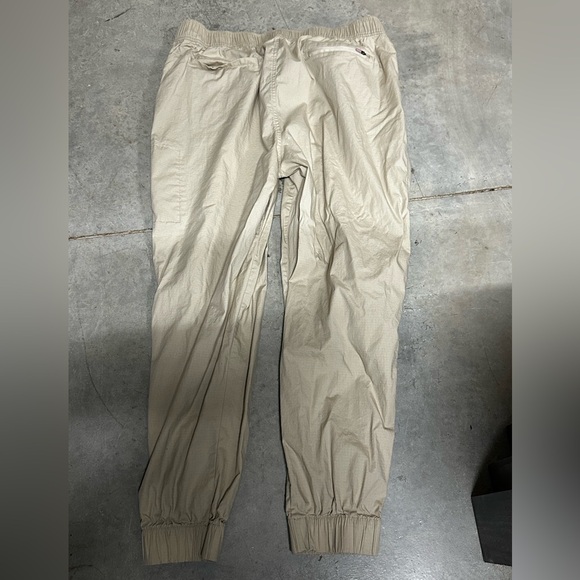 Magellan Outdoors Women’s Tan Hickory Canyon Jogger Pants - Picture 2 of 6